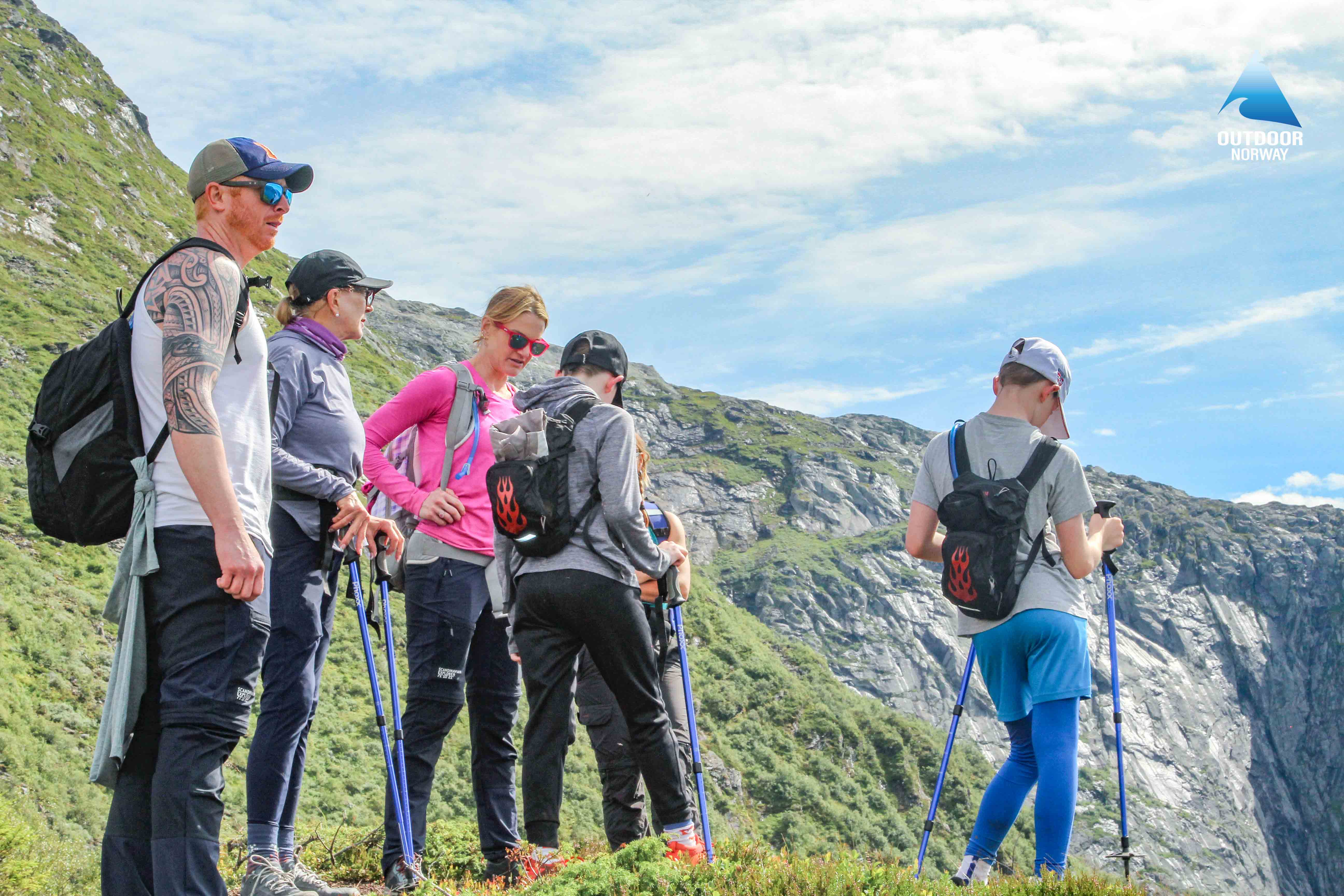 fjord_hiking_outdoor_norway-17